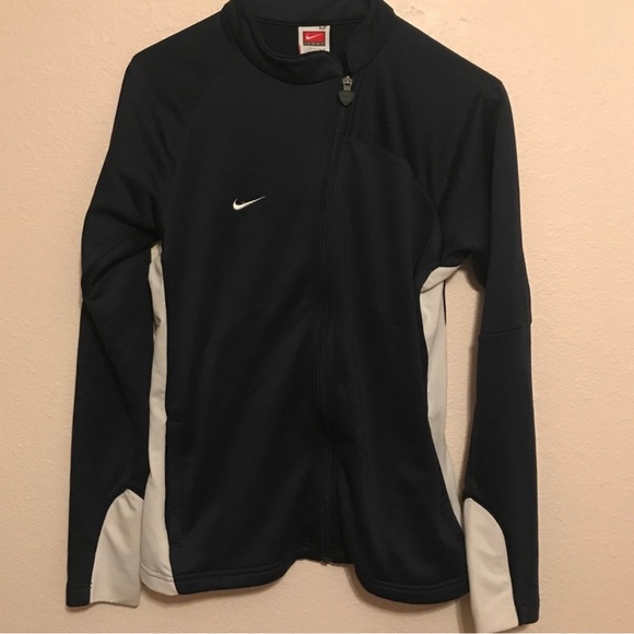 Women’s Nike dry fit jacket - Picture 1 of 2